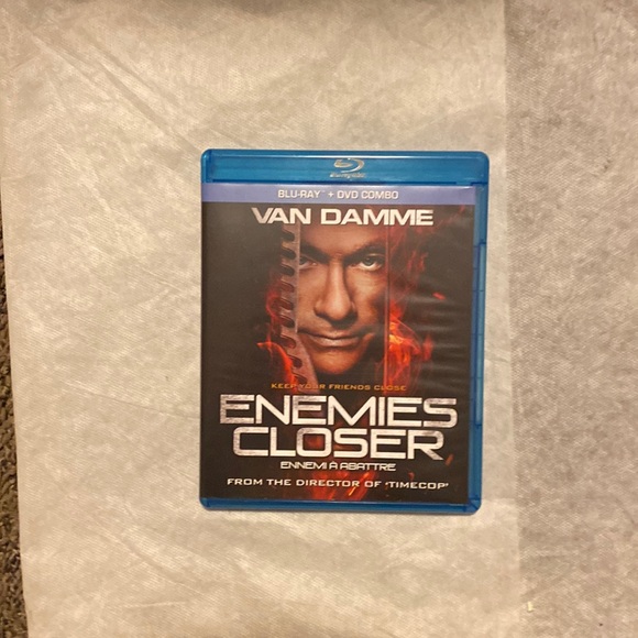 Enemies closer blu ray - Picture 1 of 2